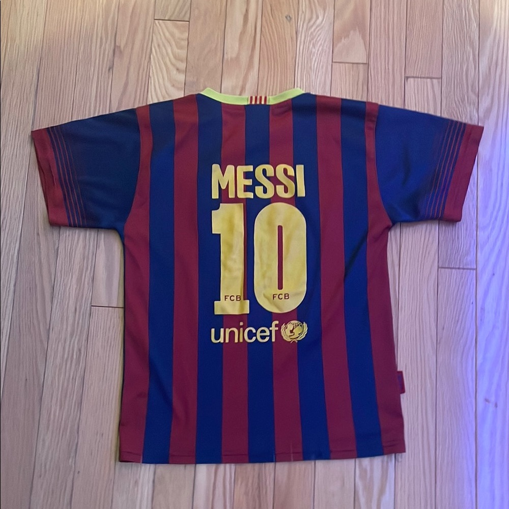 Kids size 10 (large) Messi Barcelona jersey